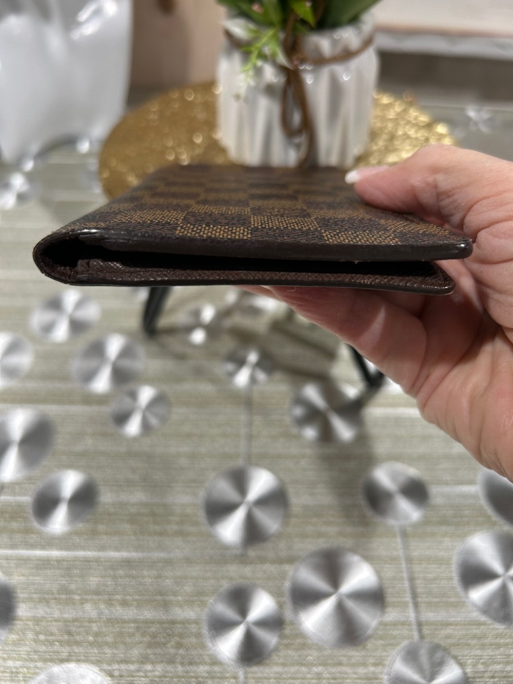 7003. Authentic Louis Vuitton Damier Ebene Passport Holder /Travel Wallet. - Picture 5 of 10